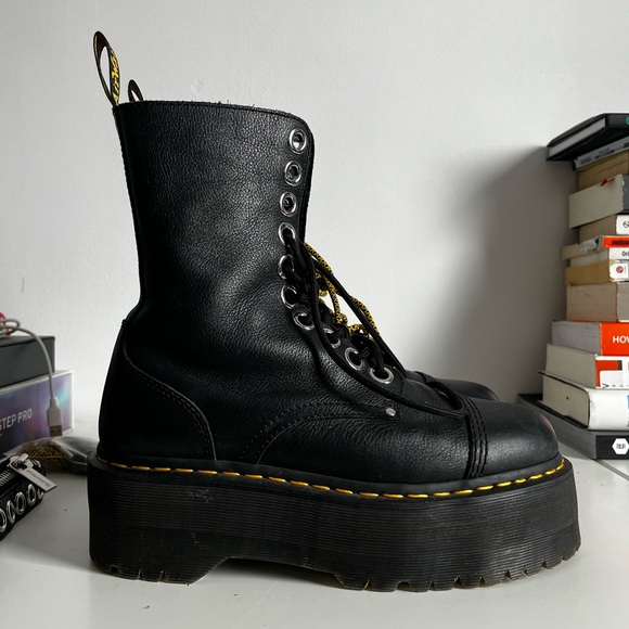 Doc Martens Sinclair Hi Max Platforms - Picture 2 of 9